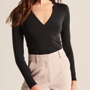 Abercrombie & Fitch Long Sleeve V neck Top | BLACK | NEW | SIZE SMALL